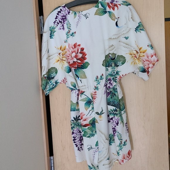 Floral romper - Picture 2 of 3